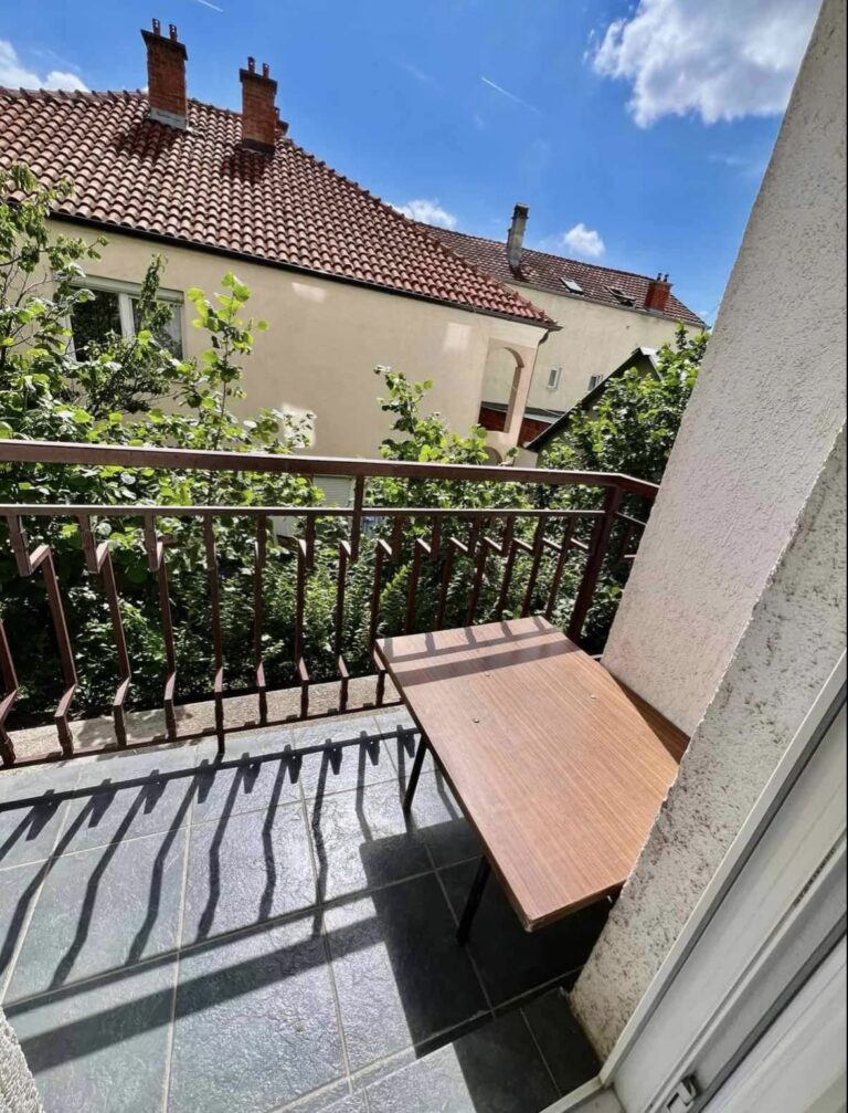 Banesë Me Qira Në Aktash