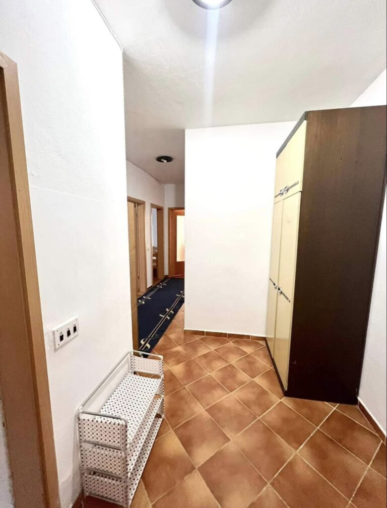 Banesë Me Qira Në Aktash
